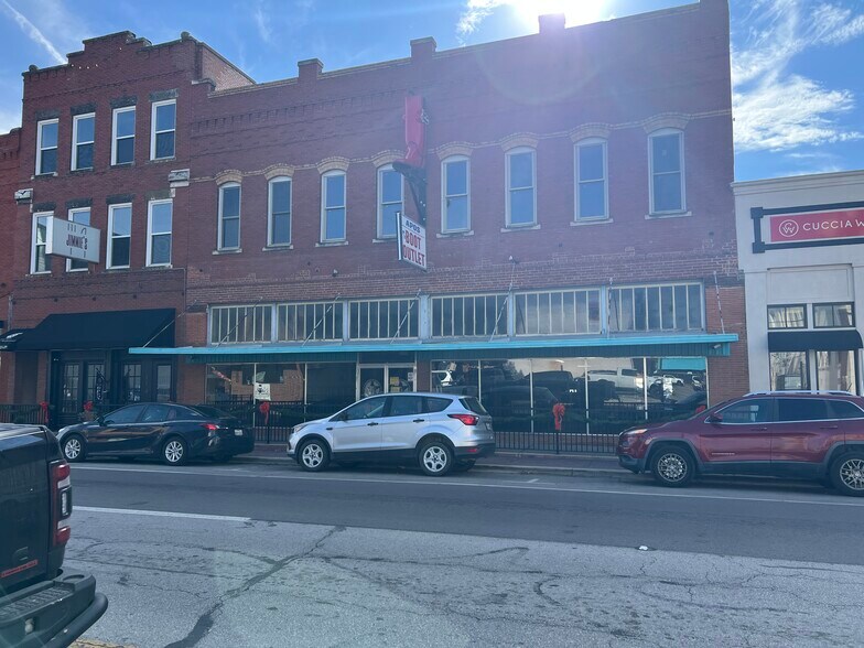 More Photos Of 110 E Chambers St, Cleburne General Retail For Sale