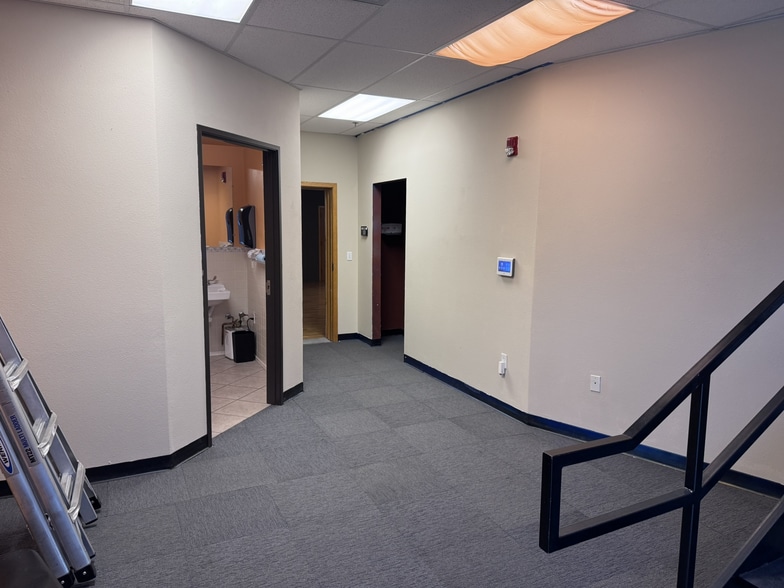 More Photos Of 8141 W I-70 Frontage Rd, Arvada Warehouse For Sale