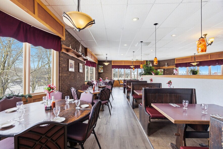 More Photos Of 24 S First St, Fulton Restaurant For Sale