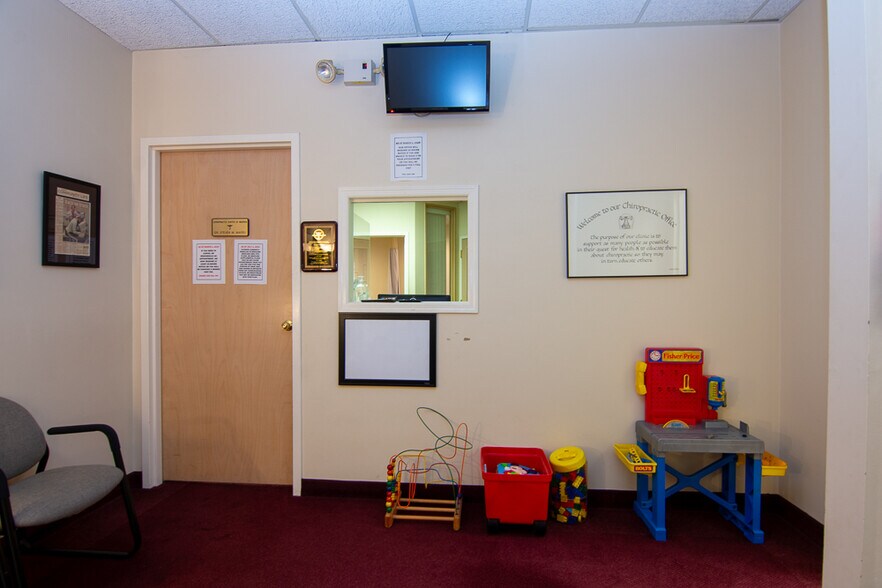 More Photos Of 27 Mountain Blvd, Warren Medical For Sale