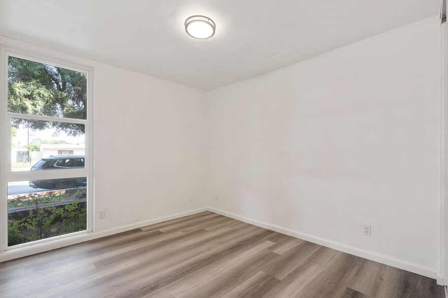 More Photos Of 6535 Fulton Ave, Van Nuys Apartments For Sale
