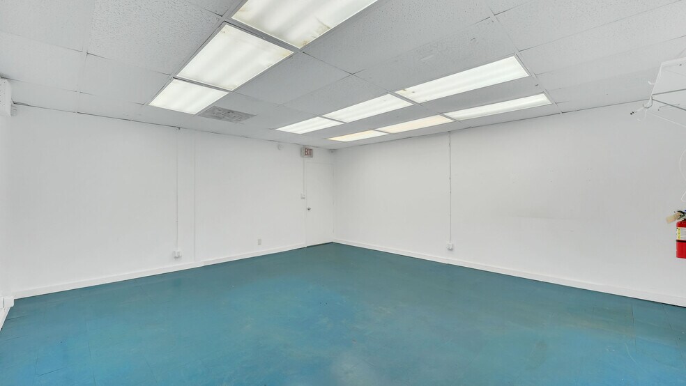 More Photos Of 7600 Wiles Rd, Coral Springs Unknown For Lease