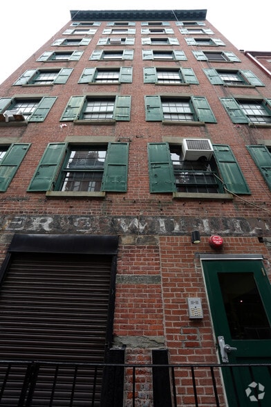 More Photos Of 265 Water St, New York Apartments For Sale