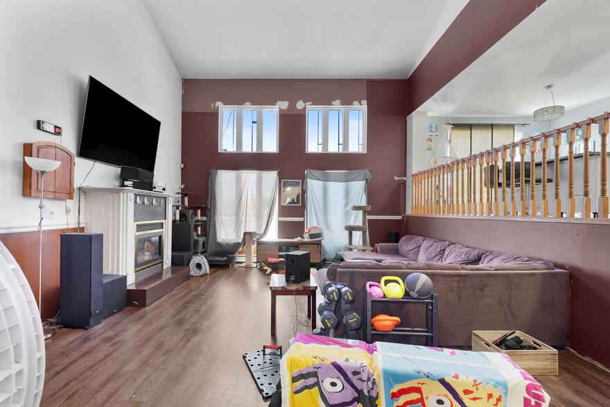 More Photos Of 29 Laren St, Wahnapitae Apartments For Sale