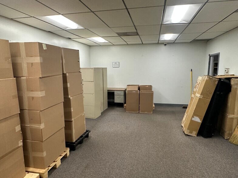 More Photos Of 23 Frank Mossberg Dr, Attleboro Manufacturing For Sale