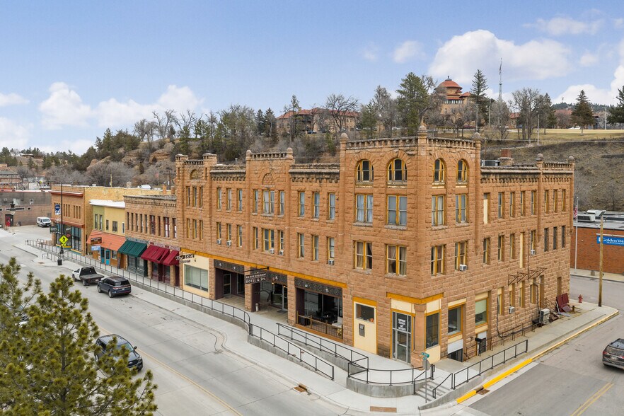 More Photos Of 603 N River St, Hot Springs Hotel For Lease