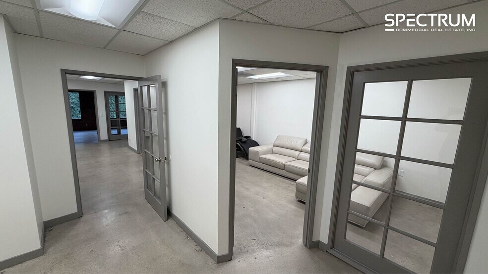 More Photos Of 22837 Ventura Blvd, Woodland Hills Office For Lease