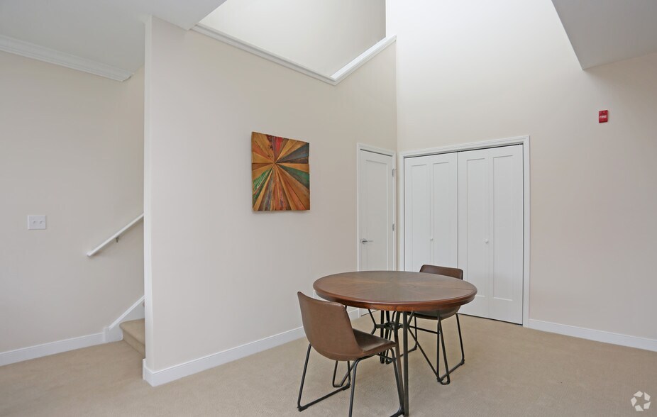 More Photos Of 240 State St, Schenectady Apartments For Lease