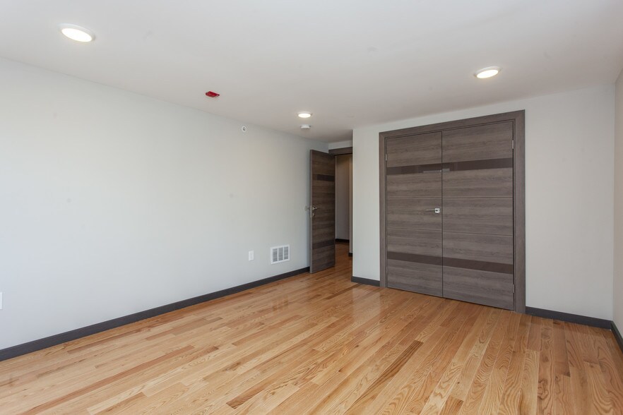 More Photos Of 2541 Montrose St, Philadelphia Apartments For Sale