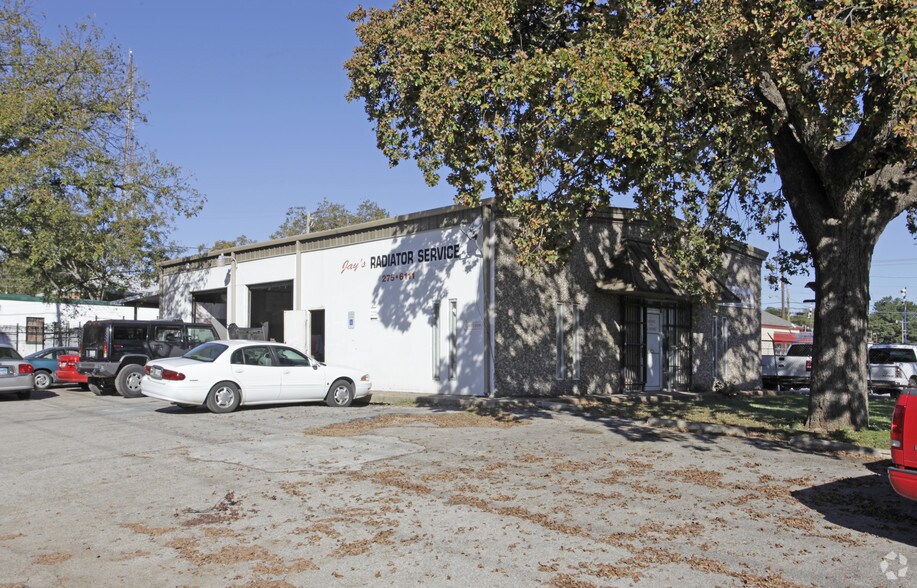 Primary Photo Of 206 Pecan St, Arlington Auto Repair For Lease