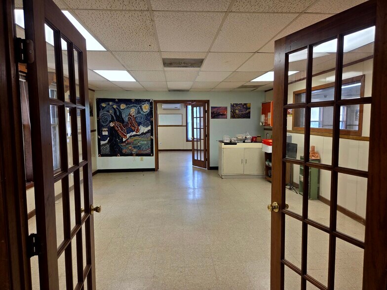 More Photos Of 2222 Belt Line Rd, Garland Religious Facility For Lease
