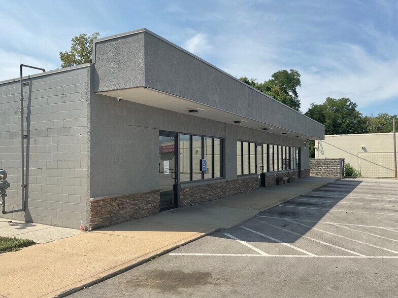 More Photos Of 11525 E 24 Hwy, Independence General Retail For Sale