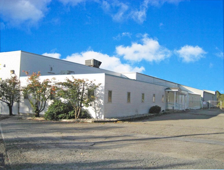 More Photos Of 78 Industrial Dr, Delano Warehouse For Lease