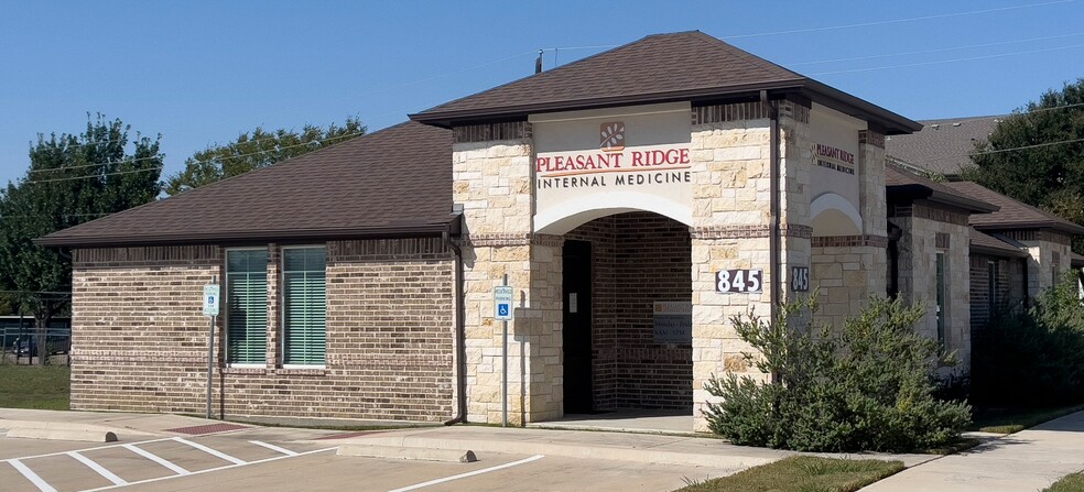 Primary Photo Of 845 Desco Ln, Grand Prairie Healthcare For Lease