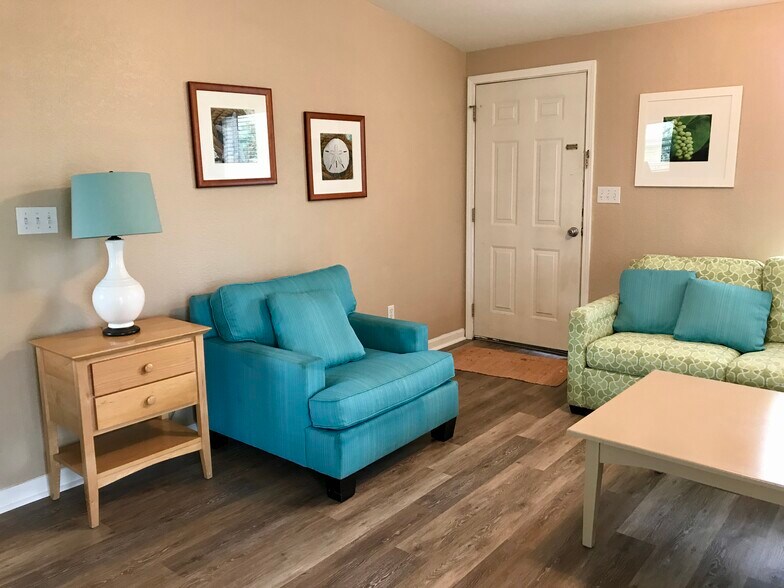 More Photos Of 21544 Overseas Hwy, Cudjoe Key Hotel For Sale