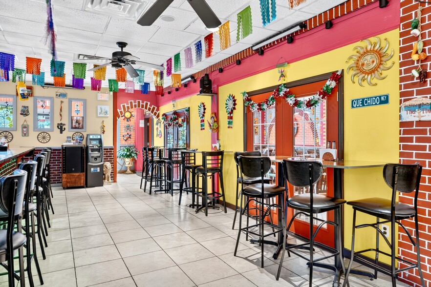 More Photos Of 79 S Liberty Dr, Stony Point General Retail For Sale