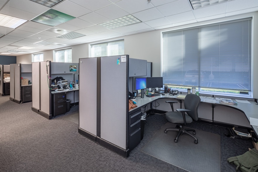 More Photos Of 60 Bunsen, Irvine Loft Creative Space For Lease