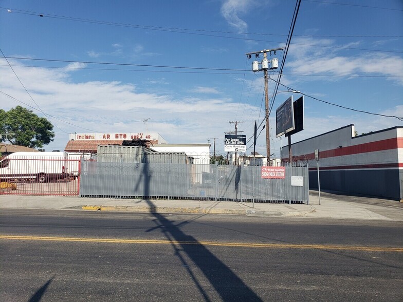 Primary Photo Of 826 S Indiana St, Los Angeles Auto Repair For Lease