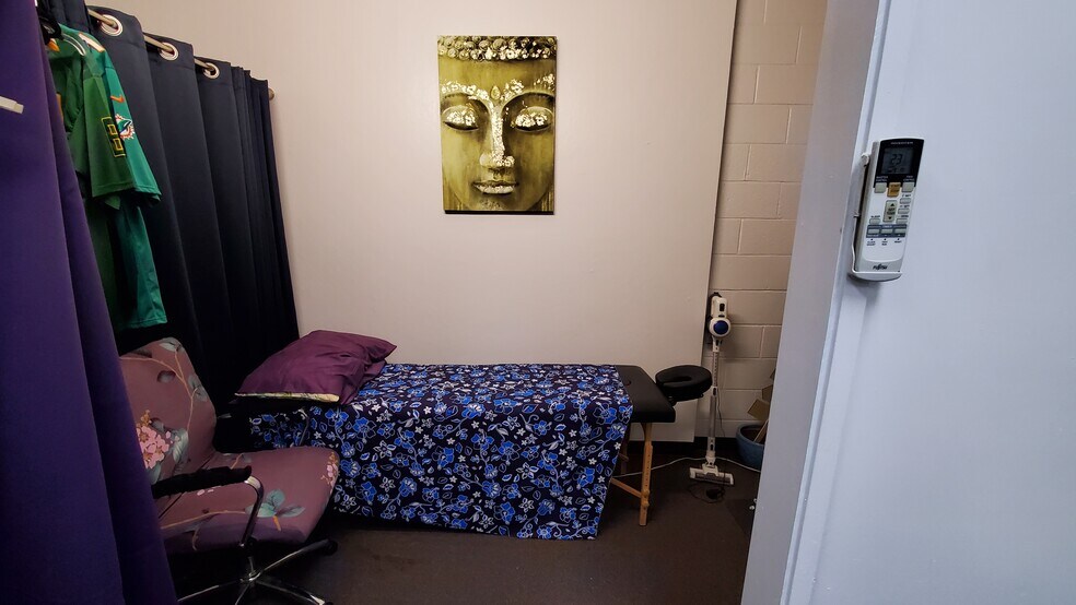 More Photos Of 2290 Alahao Pl, Honolulu Warehouse For Lease