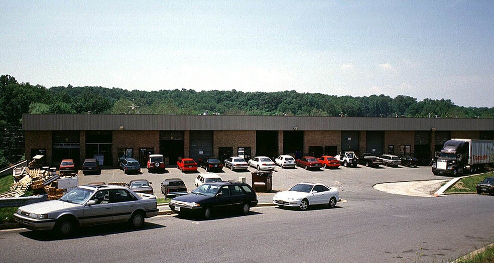 More Photos Of 18761 N Frederick Ave, Gaithersburg Light Distribution For Lease