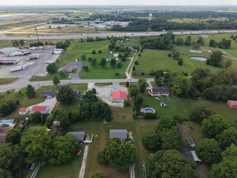 More Photos Of 6804 S Dixie Hwy, Glendale Freestanding For Lease