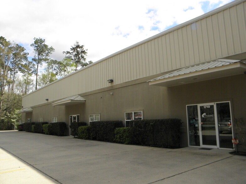 More Photos Of 1710 Orleans St, Mandeville Office For Sale