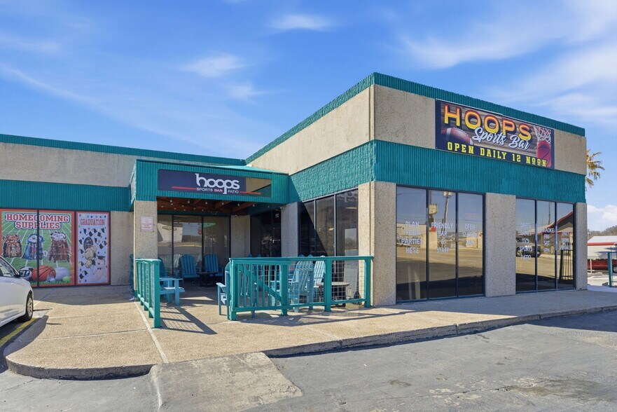 More Photos Of 13777 Judson Rd, San Antonio Unknown For Lease