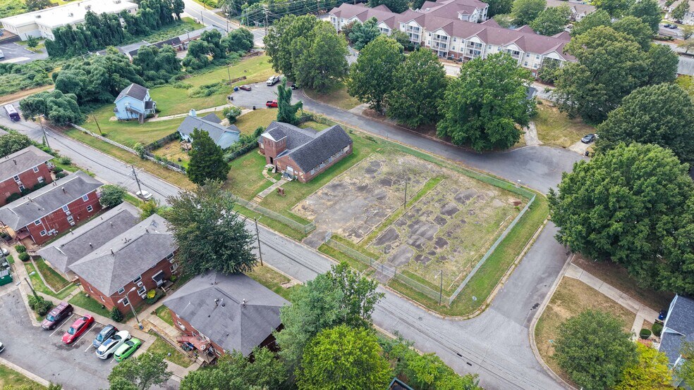 More Photos Of 1326 N Main St, Winston-Salem Specialty For Sale