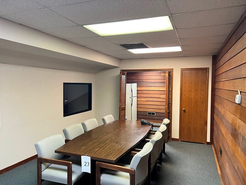 More Photos Of 5546 S 79th East Pl, Tulsa Office For Lease