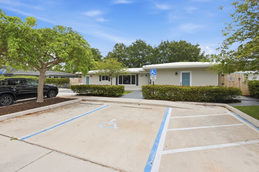 More Photos Of 940 State Road 7, Fort Lauderdale Office For Sale