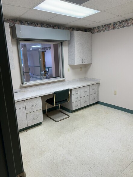 More Photos Of 289 SW Range St, Madison Medical For Lease