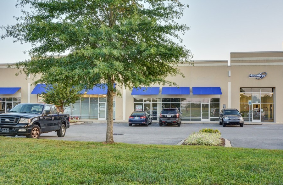 More Photos Of 2690 Madison St, Clarksville Storefront Retail Office For Lease
