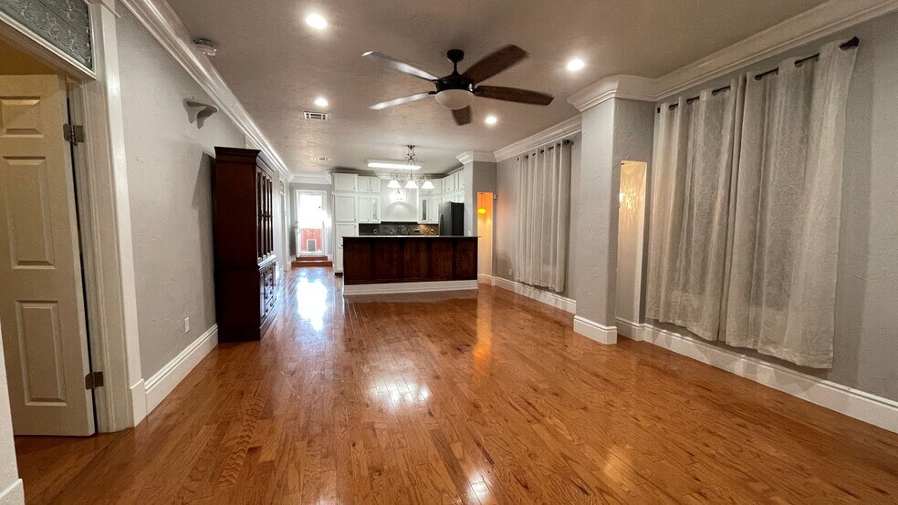 More Photos Of 415 N Muskogee Ave, Tahlequah Storefront Retail Residential For Sale