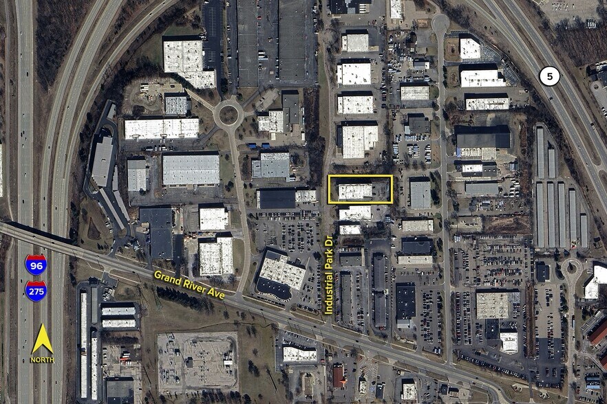 More Photos Of 24600 N Industrial Dr, Farmington Warehouse For Lease