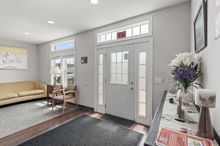 More Photos Of 1709 Southcross Dr W, Burnsville Loft Creative Space For Sale