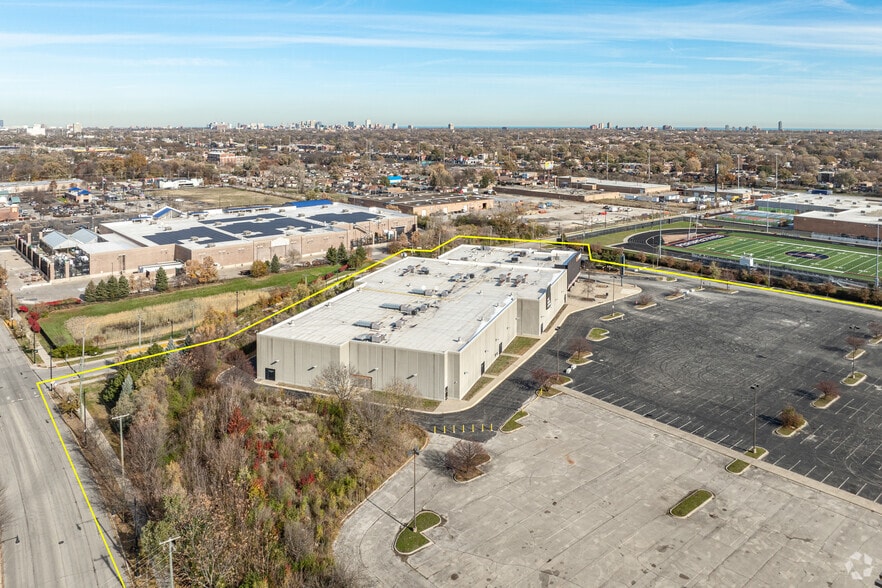 More Photos Of 210 W 87th St, Chicago Movie Theatre For Sale