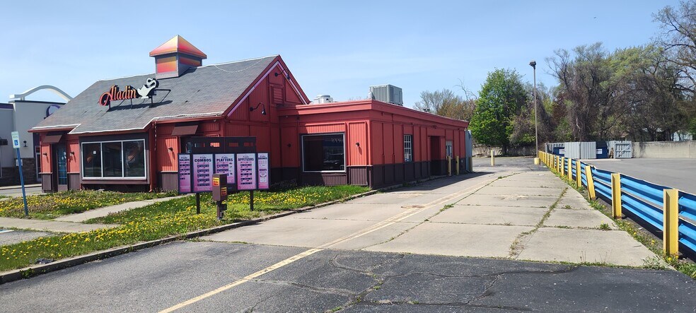 More Photos Of 26430 Plymouth Rd, Redford Fast Food For Lease