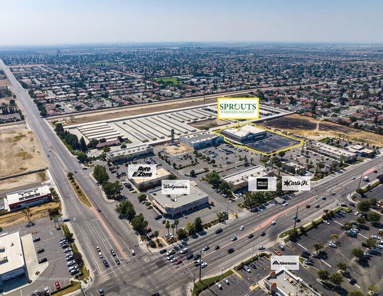 More Photos Of 3535 Panama Ln, Bakersfield Supermarket For Sale