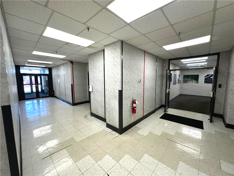 More Photos Of 9104 Alex Harvin Hwy, Summerton Manufacturing For Sale