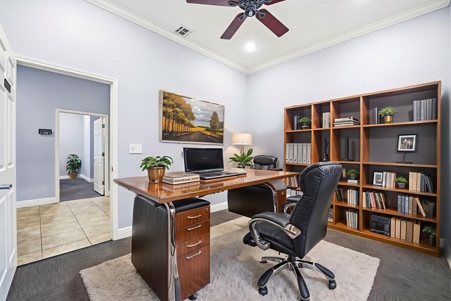 More Photos Of 15303 Huebner Rd, San Antonio Medical For Sale