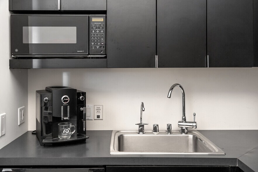 More Photos Of 720 York St, San Francisco Office For Sale