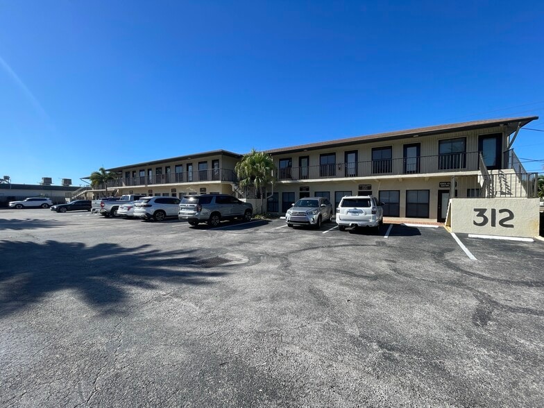 More Photos Of 312 S Old Dixie Hwy, Jupiter Office For Lease