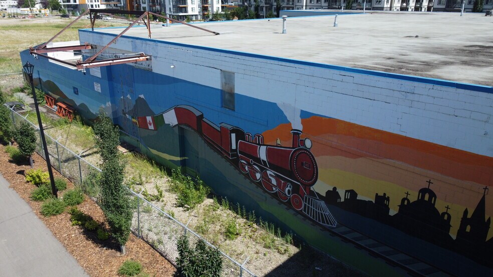 More Photos Of 8520 106A Ave NW, Edmonton Manufacturing For Sale