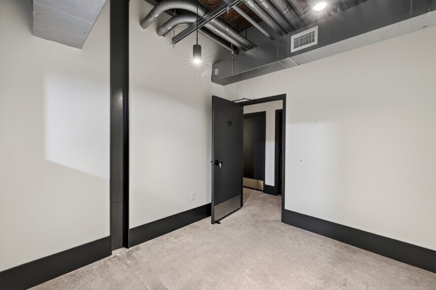 More Photos Of 200 Barrett St, Monroe Warehouse For Lease