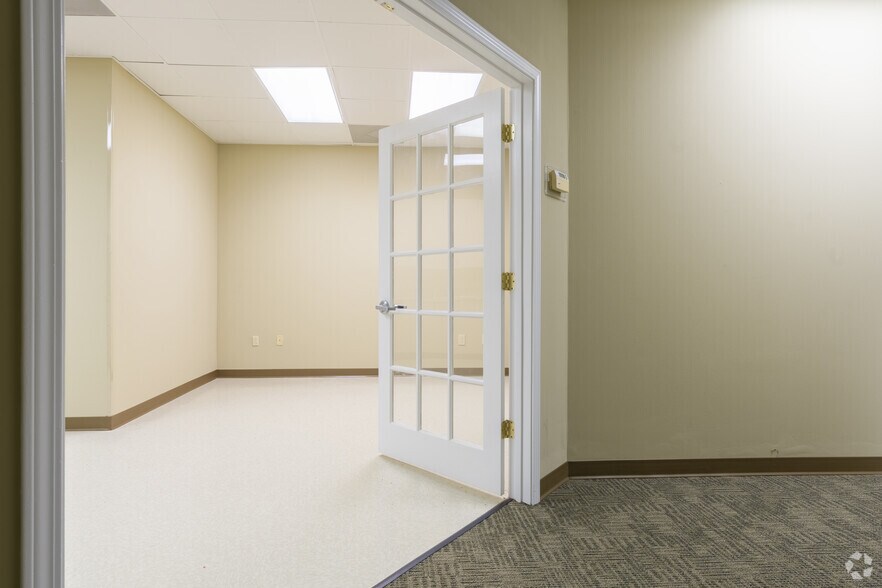 More Photos Of 1275 Highway 54 W, Fayetteville Medical For Lease