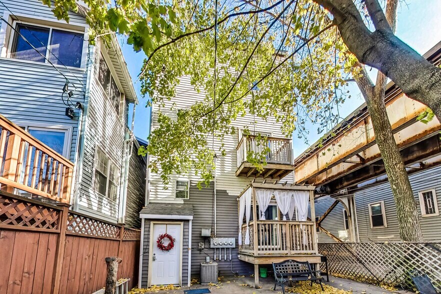 More Photos Of 3412 N Janssen Ave, Chicago Multifamily For Sale