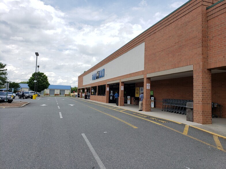 More Photos Of 4665-4719 Richmond Rd, Warsaw Unknown For Lease