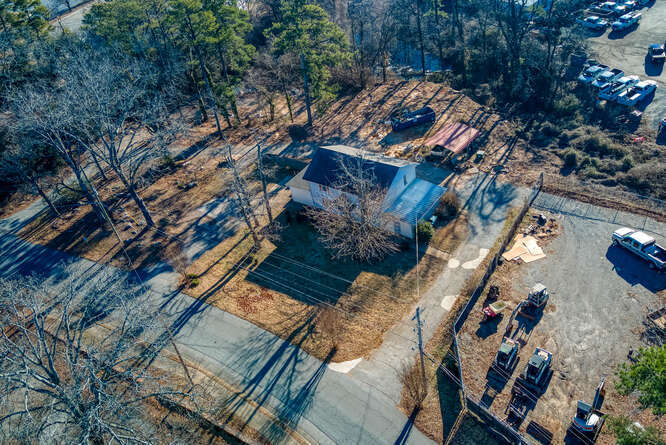 More Photos Of 497 NW Kirk Rd, Marietta Office For Sale