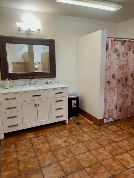 More Photos Of 1155 E Grand Ave, Escondido Medical For Sale