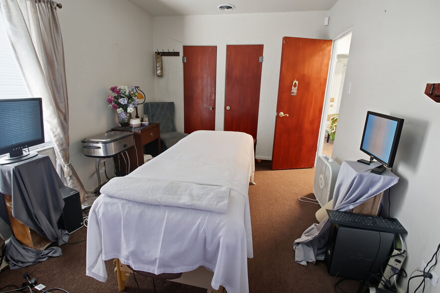 More Photos Of 1345 Kipling St, Lakewood Office For Sale